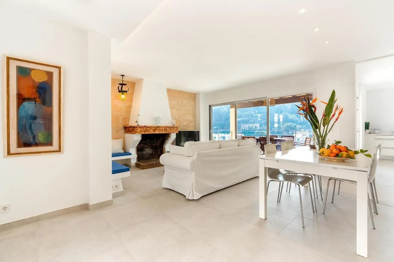 Lovely Central Apartment Guillem 3 Bedrooms Close To The Beach Central Location Cala San Vicente Cala de Sant Vicenc スペイン