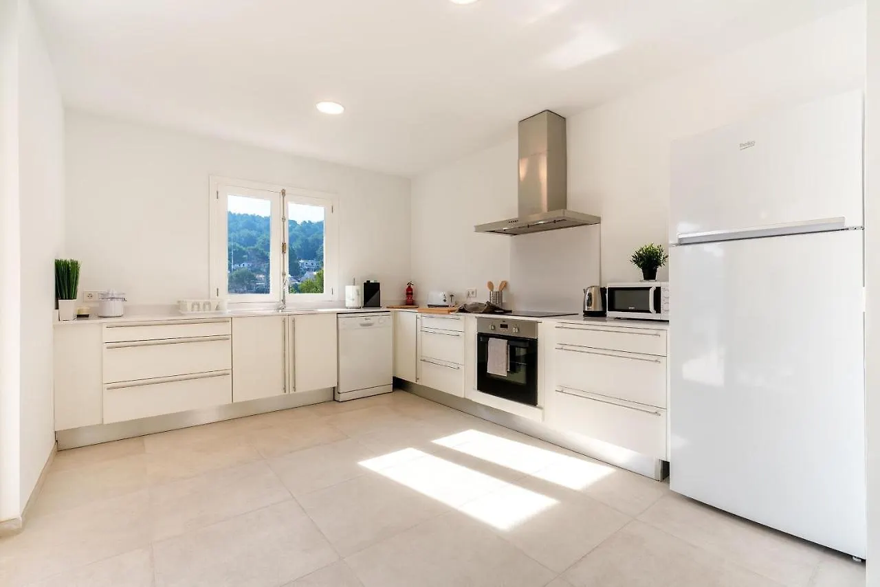 Lovely Central Apartment Guillem 3 Bedrooms Close To The Beach Central Location Cala San Vicente Cala de Sant Vicenc 0*,  スペイン